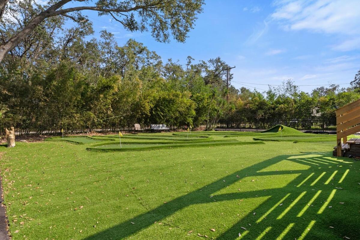 Putt Putt Golf Retreat Tampa Exterior photo